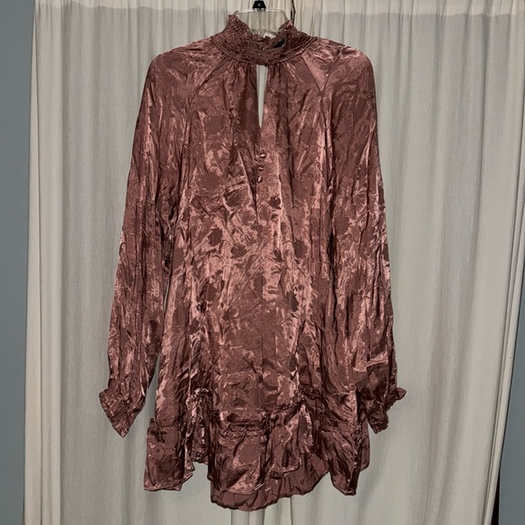 NWOT Aeom size medium gorgeous floral dress - Picture 1 of 4